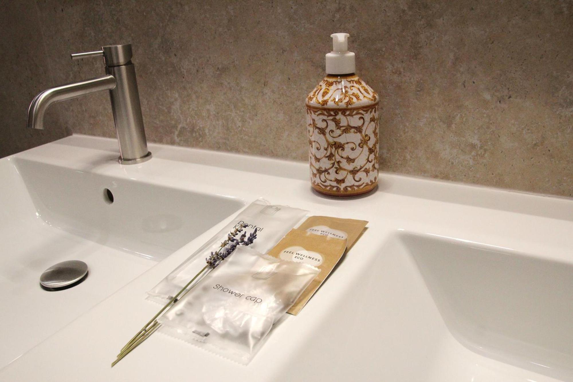 Joyful 148 Luxury Guest House Powered By Joyful Termini Boutique Guest House โรม ภายนอก รูปภาพ