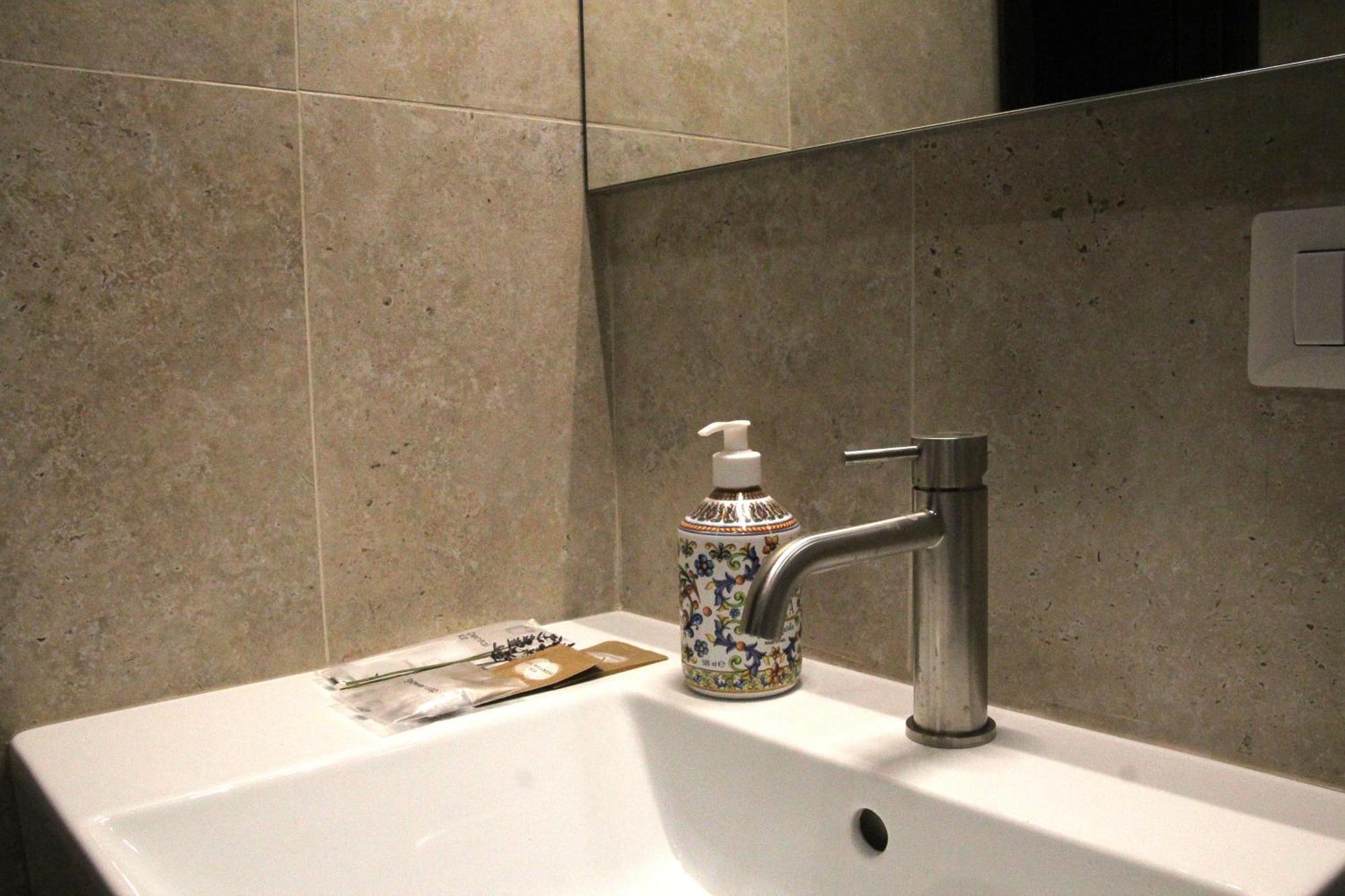 Joyful 148 Luxury Guest House Powered By Joyful Termini Boutique Guest House โรม ภายนอก รูปภาพ