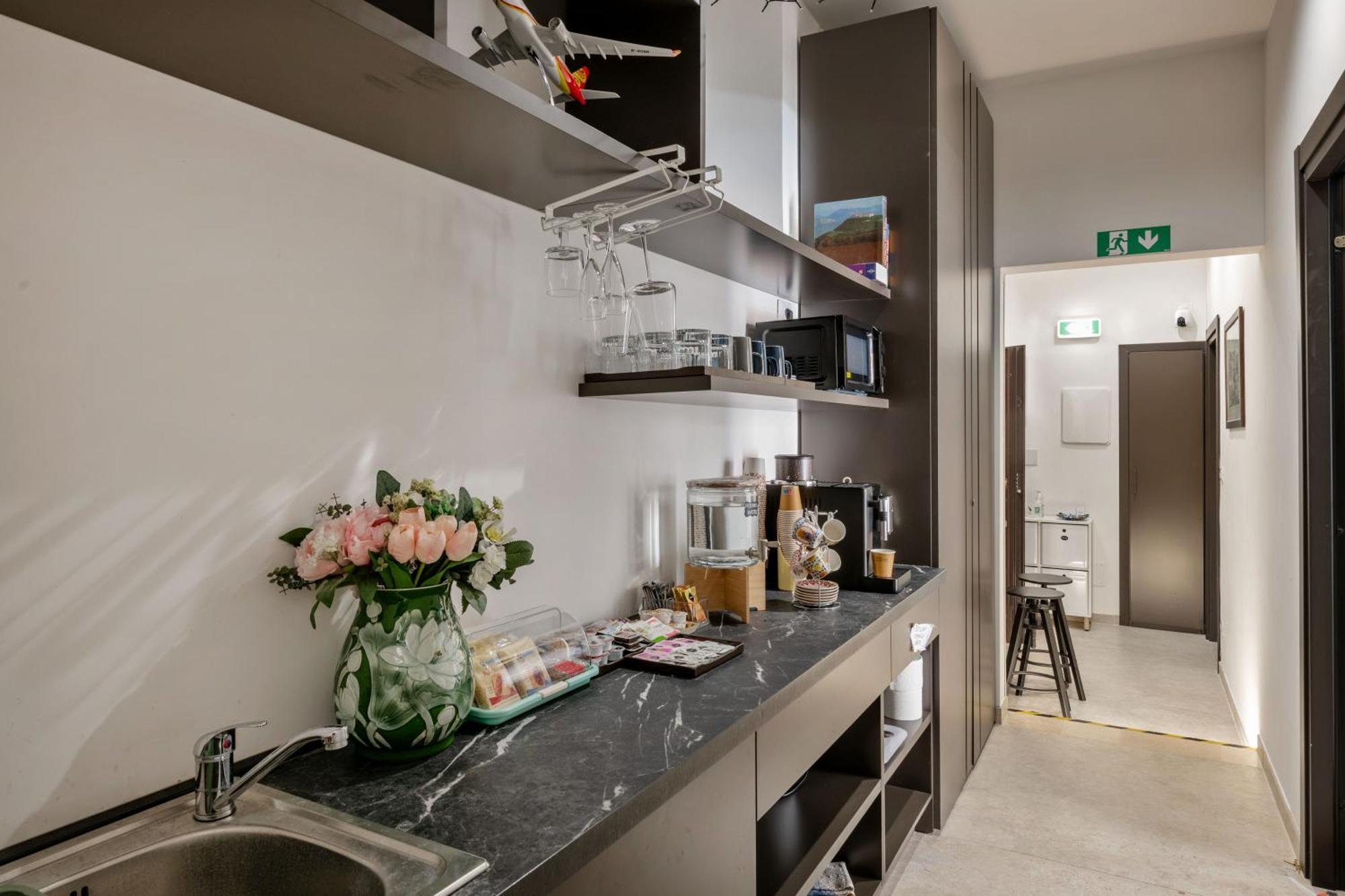 Joyful 148 Luxury Guest House Powered By Joyful Termini Boutique Guest House โรม ภายนอก รูปภาพ