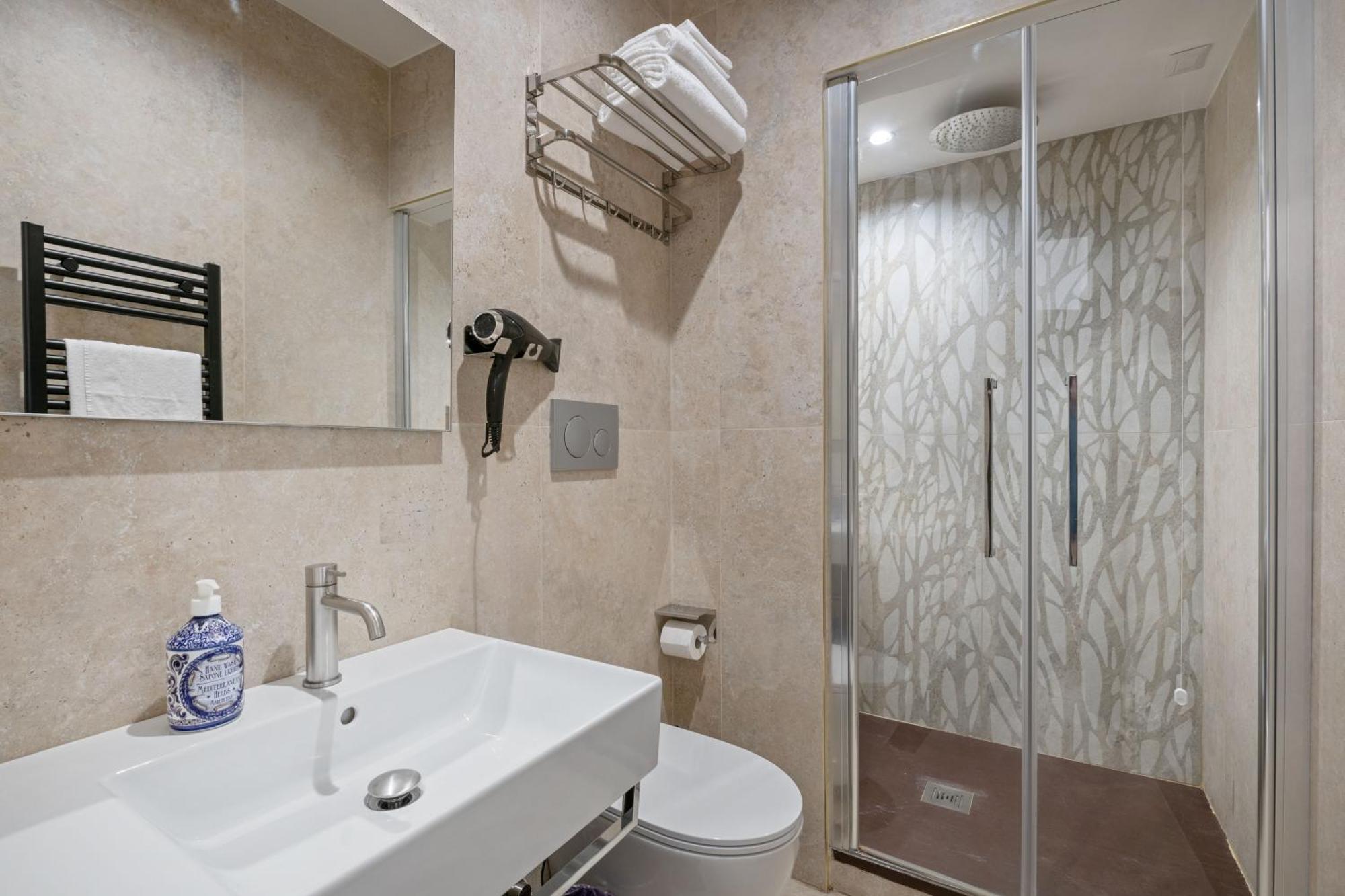 Joyful 148 Luxury Guest House Powered By Joyful Termini Boutique Guest House โรม ภายนอก รูปภาพ