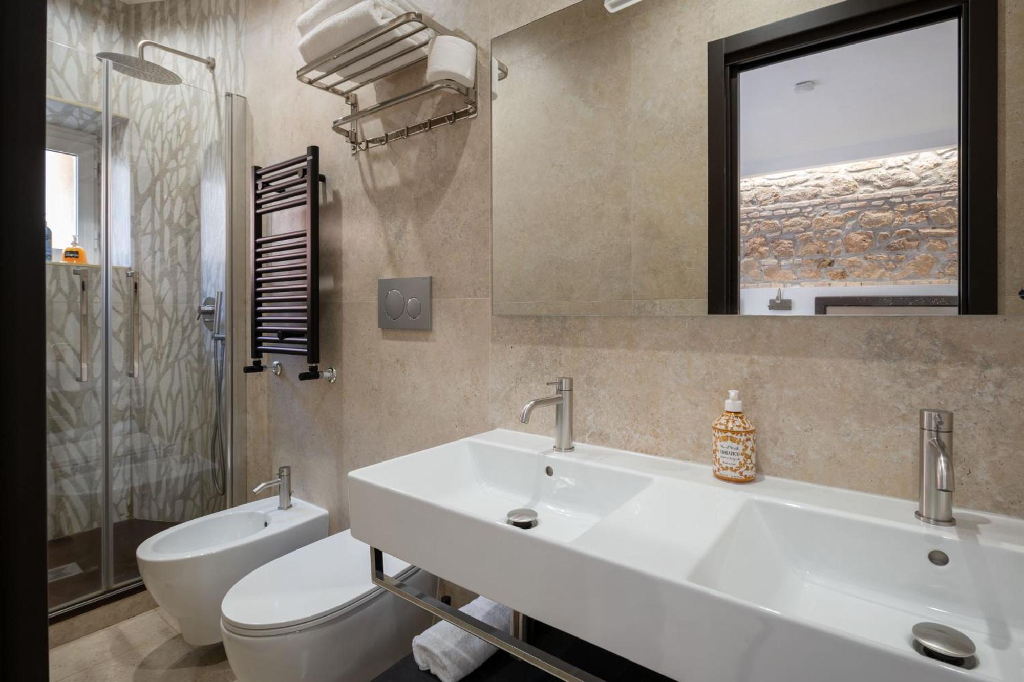 Joyful 148 Luxury Guest House Powered By Joyful Termini Boutique Guest House โรม ภายนอก รูปภาพ