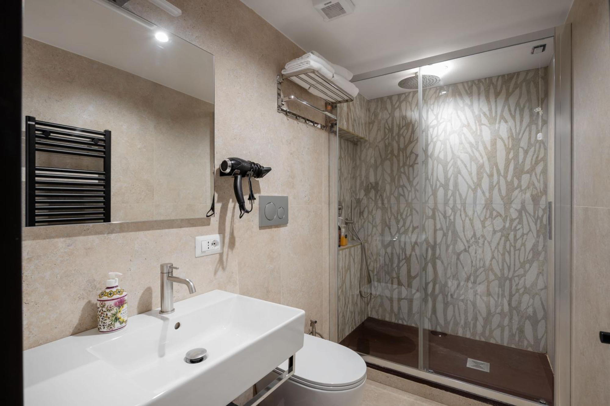 Joyful 148 Luxury Guest House Powered By Joyful Termini Boutique Guest House โรม ภายนอก รูปภาพ